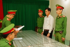 Bắt tạm giam một phó chủ tịch thị trấn ở Hậu Giang