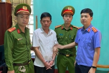 Bắt tạm giam một chủ tịch thị trấn tại Bắc Giang