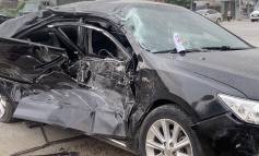 Hà Tĩnh: Xe tải va chạm xe Camry, 4 người thương vong