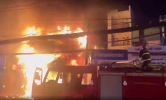 Ngọn lửa bao trùm cửa hàng FPT Shop ở TPHCM, thiệt hại nhiều tài sản giá trị