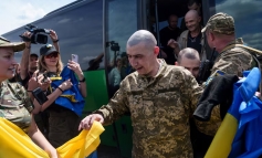 Nga và Ukraine trao đổi tù binh lần đầu sau nhiều tháng