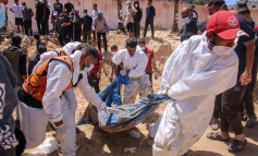 Tìm thấy gần 300 thi thể trong ngôi mộ tập thể ở bệnh viện Gaza