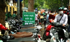 Hà Nội: Thu phí trông giữ xe không dùng tiền mặt sẽ xóa được nạn “chặt chém”