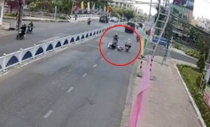 Người đàn ông nghi “ngáo đá” đạp đổ xe nhiều phụ nữ đang đi trên đường