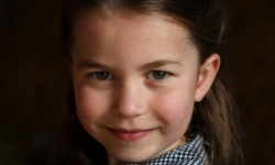 Gia đình công tước xứ Cambridge chia sẻ hình ảnh công chúa nhỏ Charlotte