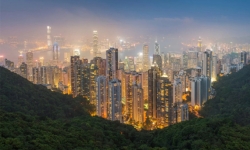 Hong Kong tụt hai bậc trong danh sách thành phố đắt đỏ nhất