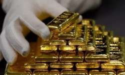 Giá vàng thế giới 10/10: Vàng tăng 1% khi đồng đô la trượt giá