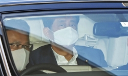 Thủ tướng Nhật Bản trở lại bệnh viện dấy lên nỗi lo về sức khỏe