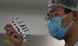 Trung Quốc tiêm vắc-xin Covid-19 cho khoảng 350.000 người