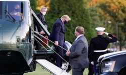 Ông Trump nhiễm Covid-19: Bước ngoặt bất ngờ trong cuộc đua vào Nhà Trắng