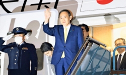 Thủ tướng Nhật Bản Suga 'đi trên dây' giữa Mỹ và Trung Quốc