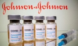 Nhóm cố vấn của ông Biden lo ngại kế hoạch triển khai vắc xin J&J bị chậm