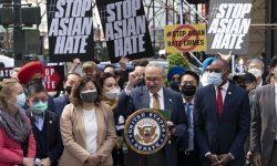 Mỹ thông qua dự luật chống tội phạm thù hận châu Á