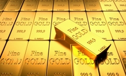Giá vàng thế giới xuống thấp nhất trong 4 tháng qua