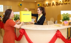 Hàng ngàn khách hàng gửi tiền trúng thưởng từ Nam A Bank