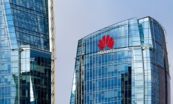 Doanh thu Huawei lần đầu đạt 100 tỷ USD