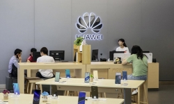 Huawei cam kết hoàn tiền nếu điện thoại không dùng được Facebook, Google,..