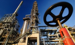 OPEC+ sẽ tăng hạn ngạch sản xuất để ghìm giá dầu