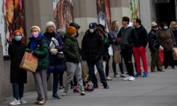 Số người nộp đơn xin trợ cấp thất nghiệp ở Mỹ bất ngờ tăng vọt