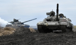 Nga và Ukraine cùng tập trận quân sự, NATO quan ngại