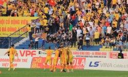 CLB bóng đá Đông Á Thanh Hóa bán vé trận gặp Hoàng Anh Gia Lai để làm từ thiện