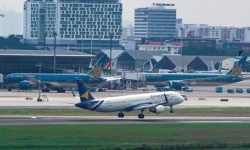 “Vua hàng hiệu” Johnathan Hạnh Nguyễn lập hãng bay đúng lúc thị trường khó khăn, vì sao?