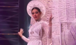 Hoa hậu Khánh Vân trình diễn trang phục “Kén Em” tại Miss Universe