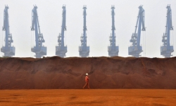 Giá quặng sắt bùng nổ khiến Úc kiếm bội tiền từ Trung Quốc