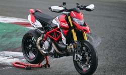 Ducati Hypermotard 950 2022 có tem mới ở phiên bản SP