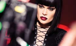 Jessie J đối mặt với việc mất giọng vì bệnh tật