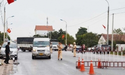 Quảng Ninh: Phát hiện gần 20 người trong xe chở lợn trốn qua chốt kiểm soát dịch