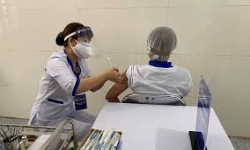 Quảng Bình hoàn thành tiêm vắc xin phòng COVID-19 đợt 2 cho các đối tượng ưu tiên