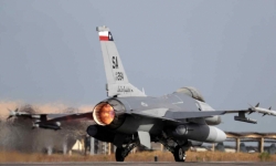 Mỹ bán máy bay chiến đấu F-16 và tên lửa cho Philippines