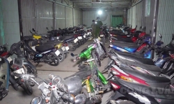Phát hiện hàng trăm mô tô không giấy tờ, không chính chủ trong tiệm cầm đồ ở An Giang