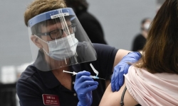 Mỹ sẽ cấp phép khẩn cấp tiêm mũi 3 vaccine COVID-19