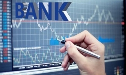 Nhóm ngân hàng hút mạnh dòng tiền, Vn-Index tăng vọt gần 15 điểm