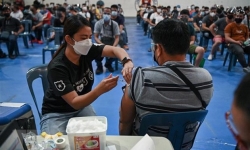 Số ca mắc COVID-19 tại Philippines bất ngờ tăng cao