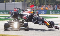 Lewis Hamilton thoát chết trong vụ tai nạn kinh hoàng ở chặng Italian GP
