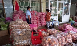Phát hiện 4,2 tấn tỏi Trung Quốc vi phạm nhãn mác tại Tiền Giang