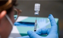 Mỹ bắt đầu tiêm vắc xin cho trẻ em