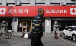 Bóng ma khủng hoảng tiền mặt bao trùm các ngân hàng Trung Quốc