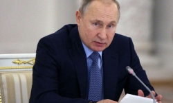 Ông Putin ra lệnh ngừng hoạt động 1 tuần có trả lương khi COVID tăng mạnh