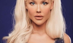 Nhan sắc nóng bỏng của Hoa hậu Thế giới Thụy Điển 2021