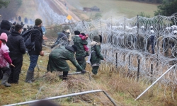 Căng thẳng biên giới Ba Lan - Belarus, NATO vào cuộc ngăn người di cư