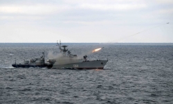 Hải quân Nga tập trận săn tàu ngầm địch khi tàu chiến NATO vào Biển Đen