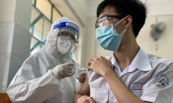 Việt Nam đã tiêm gần 1 triệu liều vaccine COVID-19 cho người 12-17 tuổi