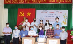 Báo Tiền Phong phối hợp với nhiều cơ quan báo chí hỗ trợ người dân và các y bác sĩ tại tỉnh Đồng Nai