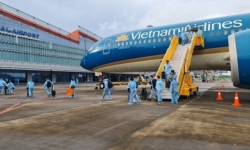 Đề xuất tạm dừng các chuyến bay đến Việt Nam từ 7 quốc gia châu Phi