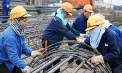 Hàng triệu người lao động ở TP.HCM mong mỏi chờ hỗ trợ tiền thuê nhà