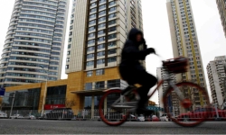 Thị trường bất động sản Trung Quốc suy thoái khi giá nhà liên tục lao dốc
